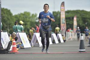 BIB: 178
                            <button type="button" onclick="openModal(4945160)" class="btn btn-primary btn-sm float-right btn-popup" data-toggle="modal" data-target=".modal-high-quality">
                        <i class="fas fa-shopping-cart"></i> Add to Cart
                    </button>
                                            <button type="button" onclick="isThisMe(4945160, true)" class="btn btn-success btn-sm float-right btn-popup btn-isme hidden" data-toggle="tooltip" data-placement="bottom" title="นี่คือรูปของคุณใช่ไหม คลิกที่นี่เพื่อเอาเข้าอัลบั้ม">
                        <i class="fas fa-plus"></i> Add to album
                    </button>
                    <button type="button" onclick="isThisMe(4945160, false)" class="btn btn-warning btn-sm float-right btn-popup btn-isnotme hidden">
                        <i class="fas fa-ban"></i> Remove from album
                    </button>